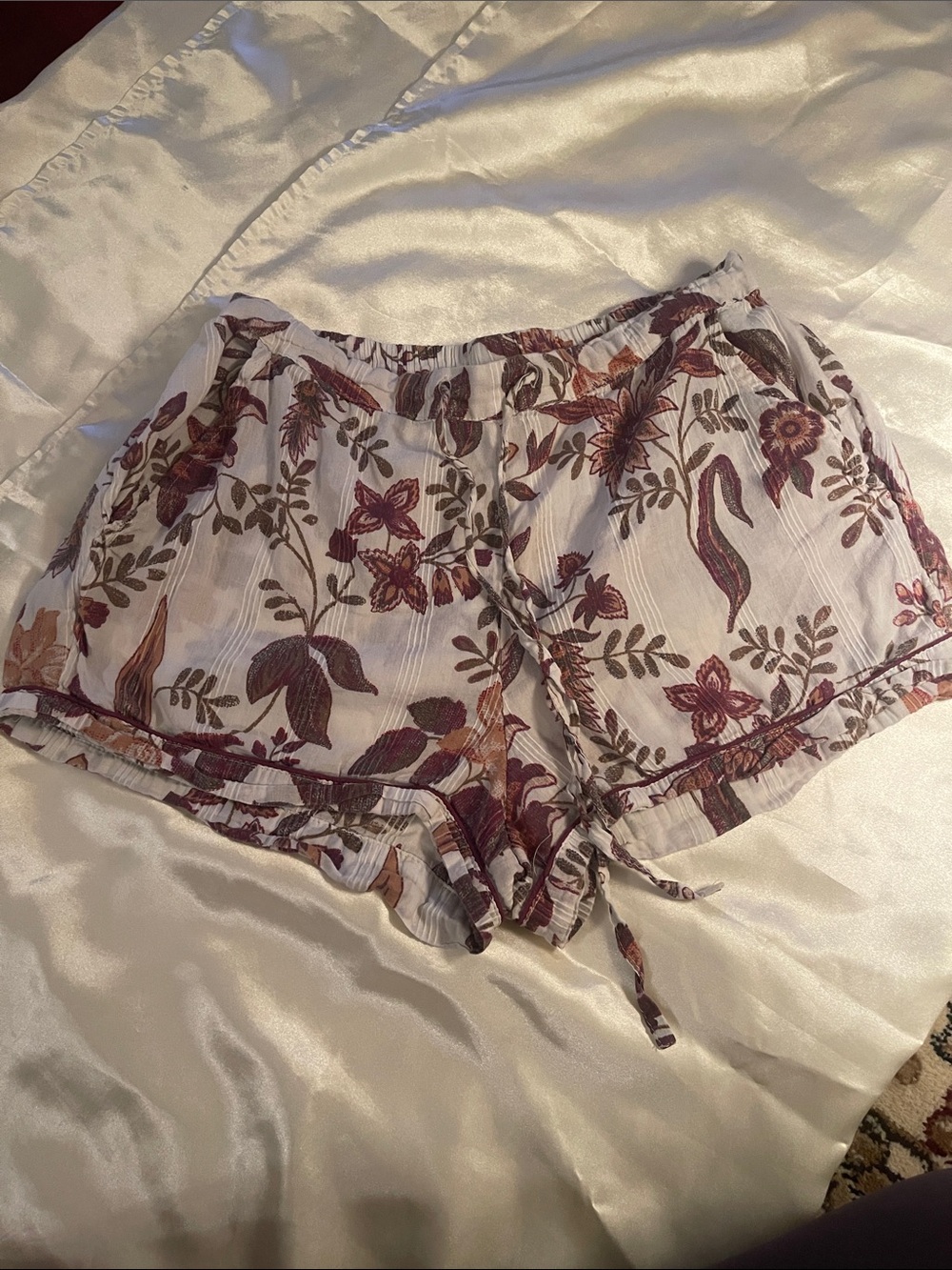 Rachel Zoe White Floral Drawstring Ruffle Hem Shorts